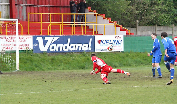 Andy Lomas drives in the decisive late goal