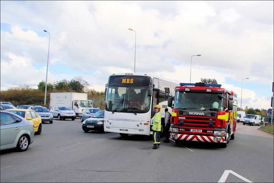 Jets coach comes to a sudden halt in the middle of a 3-lane motorway roundabout