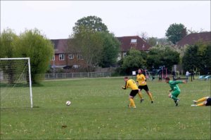 Gavin Hart puts Jets into the lead